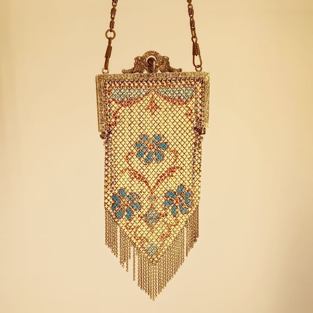 Roaring 20s Art Deco Flapper Handbag With Long Chain